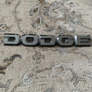 DODGE HOOD EMBLEM BADGE 1989 - 1993 RAM 250 350 CUMMINS 4357050 1ST GEN